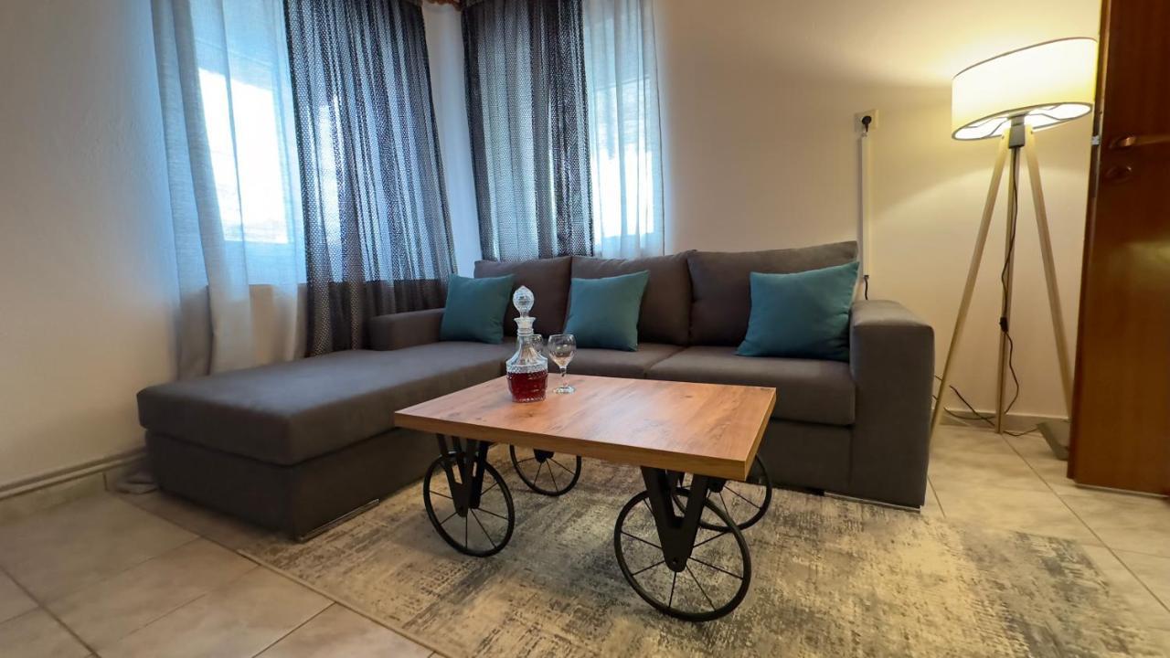 Bt'S Home Tríkala Eksteriør billede
